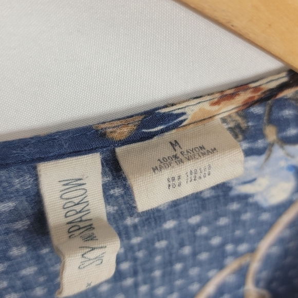 𝅺SKY and Sparrow Floral Front Tie Crop Long Sleeve - Picture 6 of 14